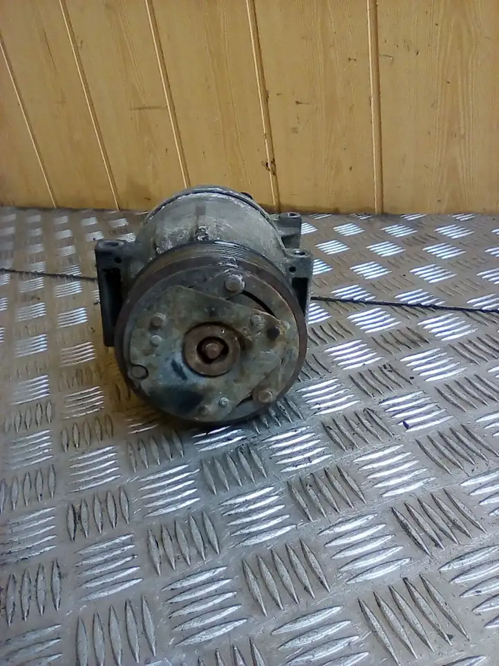 Renault Laguna II (2001 - 2005) 1140049 Компрессор (насос) кондиционера воздуха — фото 3
