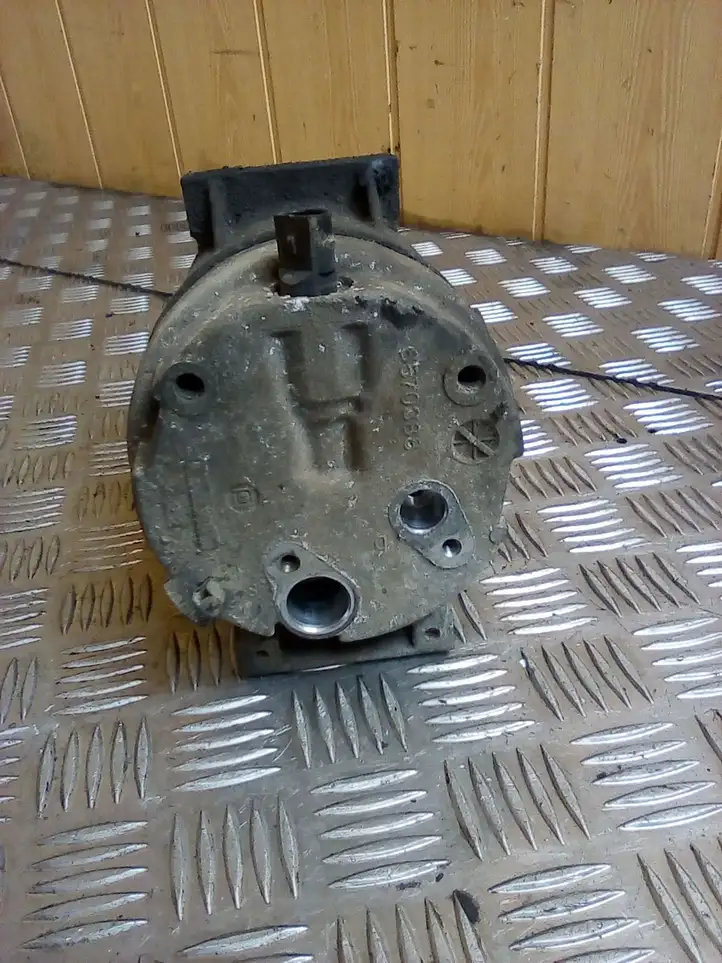 Renault Laguna II (2001 - 2005) 1140049 Компрессор (насос) кондиционера воздуха — фото 4
