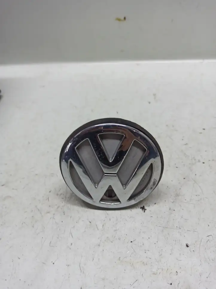 Volkswagen Bora (1998 - 2005) Замок крышки багажника — фото 1