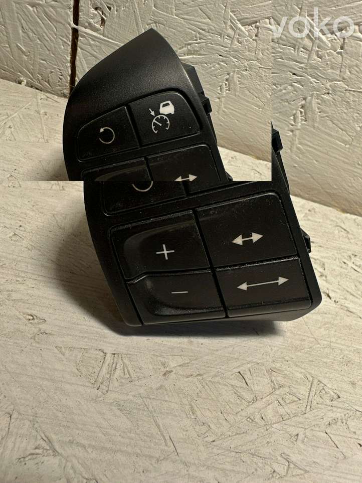 Volvo XC60 (2013 - 2017)  31334458 Кнопки рулевого колеса