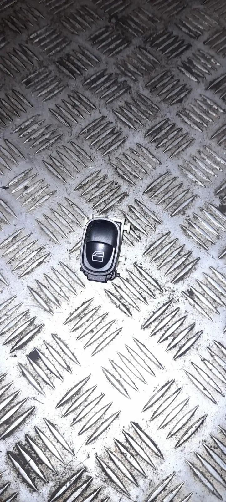 Mercedes-Benz C W203 (2000 - 2007) A2038200210 Кнопка стеклоподъемников — фото 1