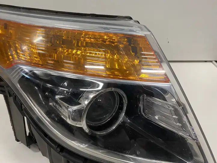 Ford Explorer (2005 - 2010) BB5313005C Передняя фара — фото 3