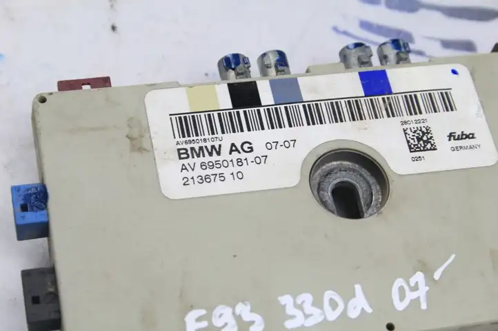 BMW 3 E92 E93 (2005 - 2014) 6950181 Усилитель антенны — фото 2