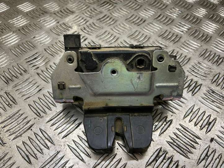 Opel Astra (2004 - 2009)  495058724 Замок задней крышки