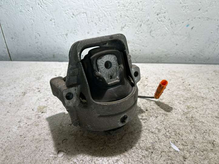 Audi A4 (2007 - 2011)  8K0199381 Подушка двигателя
