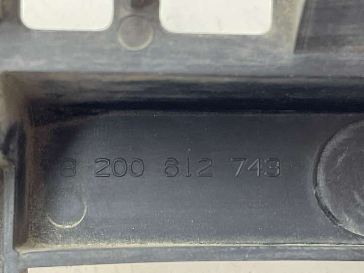 Renault Clio III (2005 - 2012)  8200612743  Держатель заднего бампера (кронштейн)