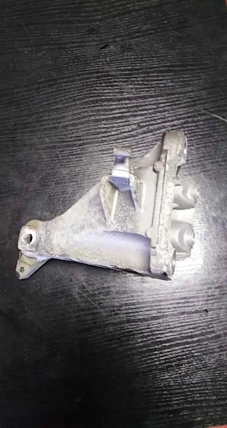 BMW 3 E90 E91 (2005 - 2012) 6781916 Кронштейн двигателя — фото 3