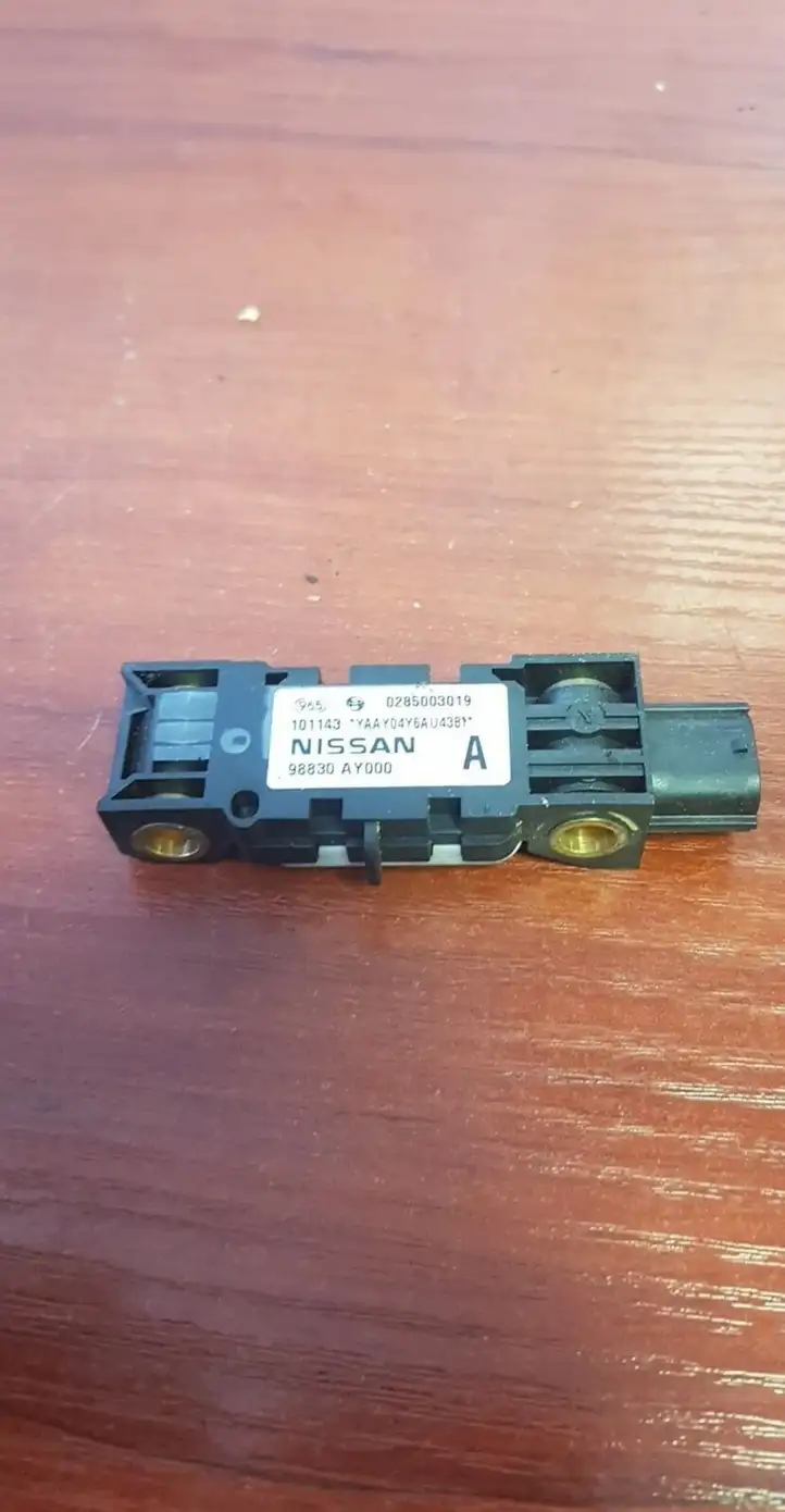 Nissan Primera (2001 - 2008) 98830AY000 Датчик удара SRS — фото 1