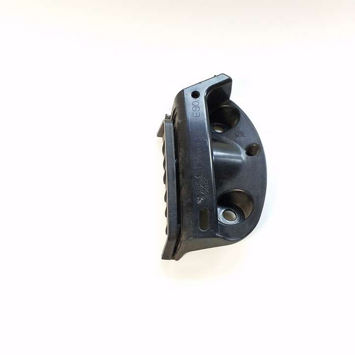 BMW 3 E90 E91 (2005 - 2012)  7118193  Держатель заднего бампера (кронштейн)