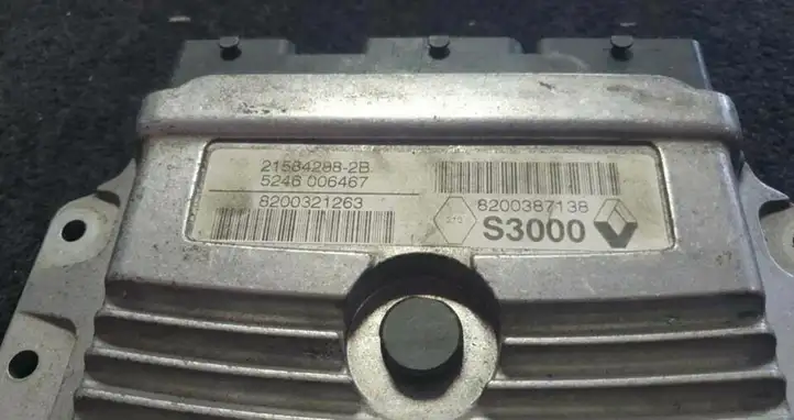 Renault Scenic II - Grand scenic II (2003 - 2006) 215842882B Блок управления двигателем (ЭБУ) — фото 2
