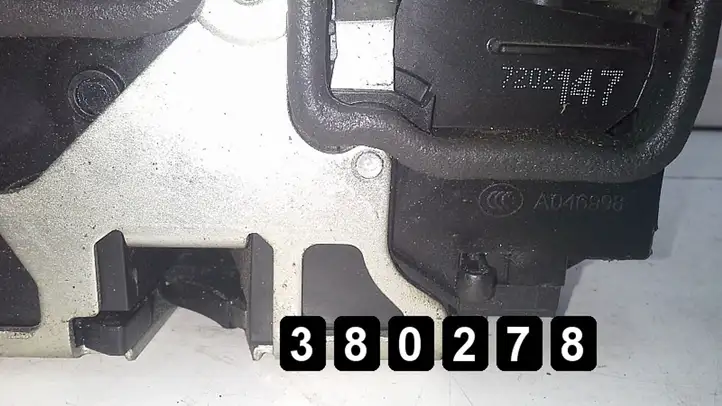BMW 3 F30 F35 F31 (2012 - 2018) # 7202147 Замок ручки двери — фото 4