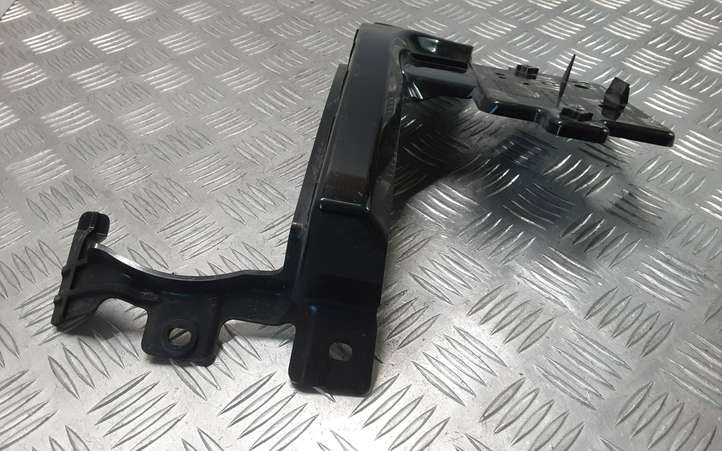 Land Rover Range Rover Evoque (2015 - 2018)  JJ3217A750AD  Держатель заднего бампера (кронштейн)