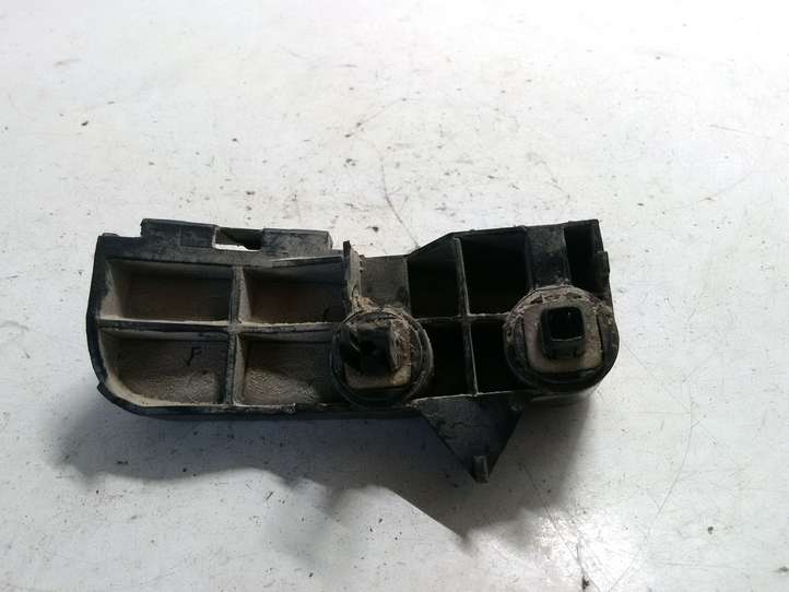 Toyota Auris 150 (2006 - 2012)  5256202040  Держатель заднего бампера (кронштейн)