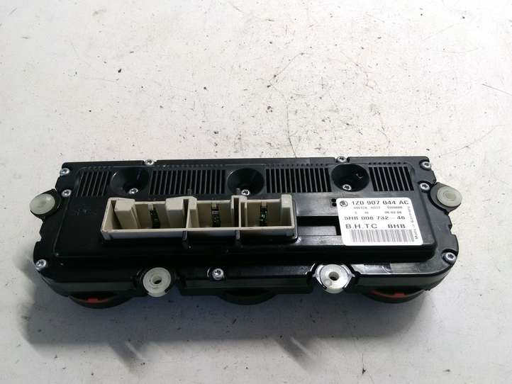 Skoda Octavia Mk2 (1Z) (2004 - 2013)  1Z0907044AC Блок управления кондиционера воздуха / климата/ печки (в салоне)