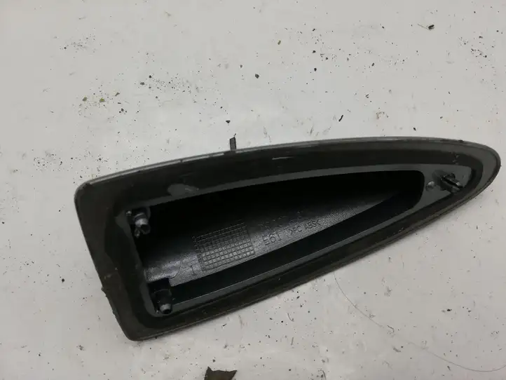 BMW 5 E60 E61 (2004 - 2010) 693045604 Крышка GPS-антенны — фото 2