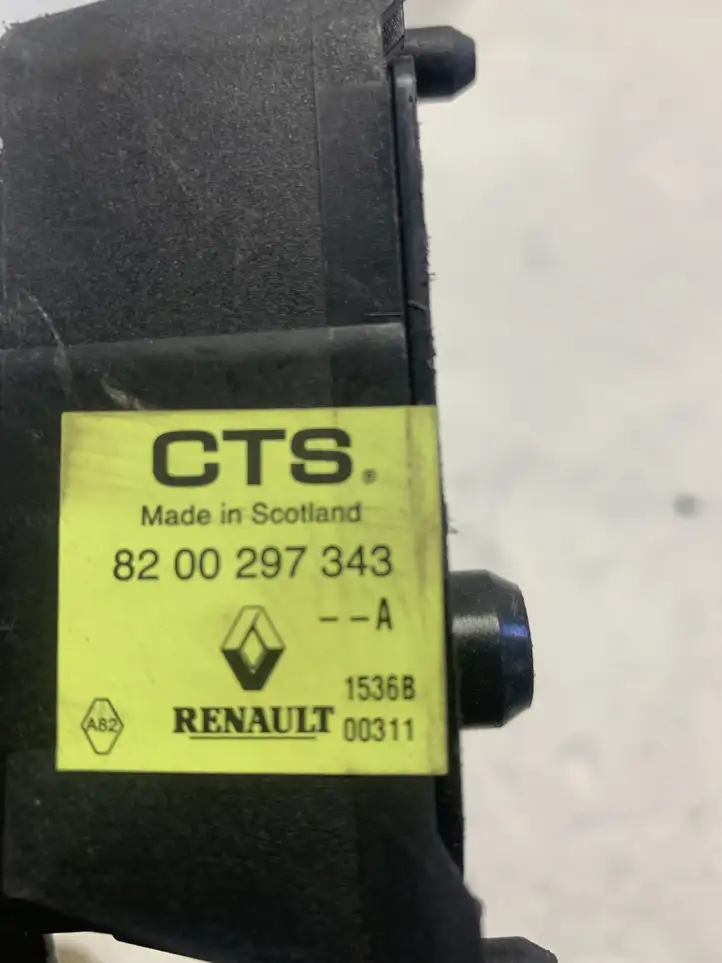 Renault Clio III (2005 - 2012) 8200297343 Педаль акселератора — фото 2