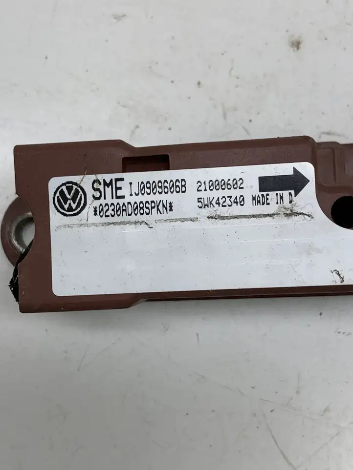 Skoda Octavia Mk1 (1U) (1996 - 2004) 1J0909606B Датчик удара SRS — фото 2