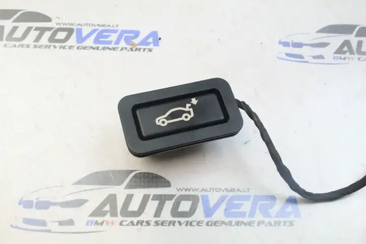 BMW X5 E70 (2006 - 2013) 8375580 Кнопка закрытия багажника — фото 1