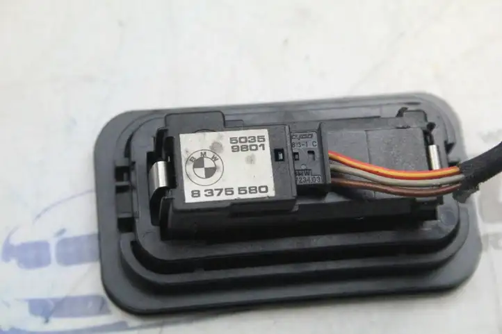 BMW X5 E70 (2006 - 2013) 8375580 Кнопка закрытия багажника — фото 2