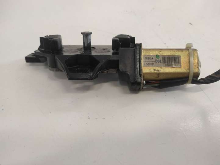 BMW 5 E60 E61 (2004 - 2010)  7129931 Притягиватель задней крышки