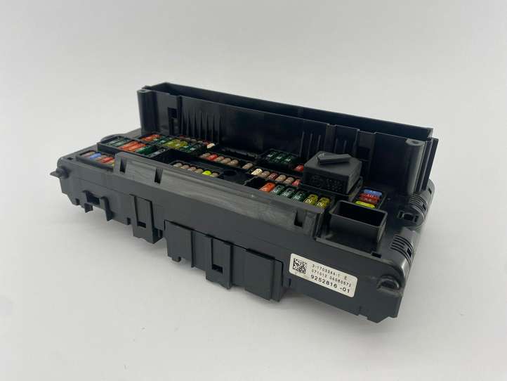 BMW 7 F01 F02 F03 F04 (2008 - 2016)  9252816 Блок предохранителей