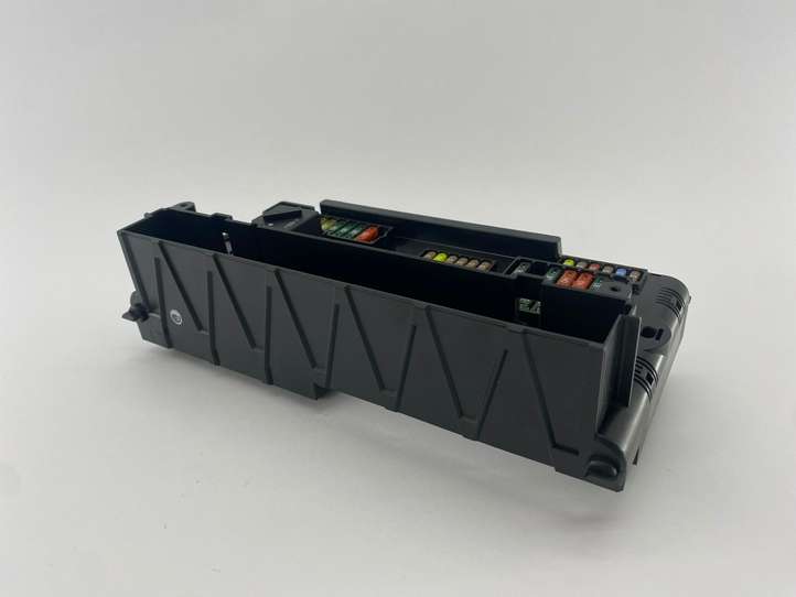 BMW 7 F01 F02 F03 F04 (2008 - 2016)  9252816 Блок предохранителей