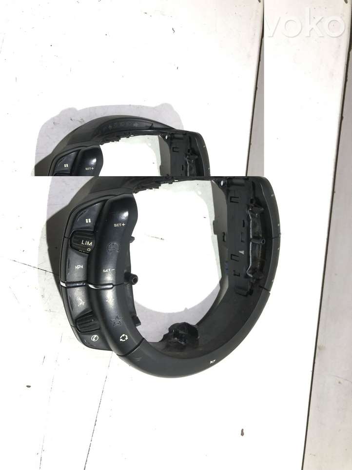 Citroen C4 Picasso (2006 - 2013)  96624941ZD Кнопки рулевого колеса