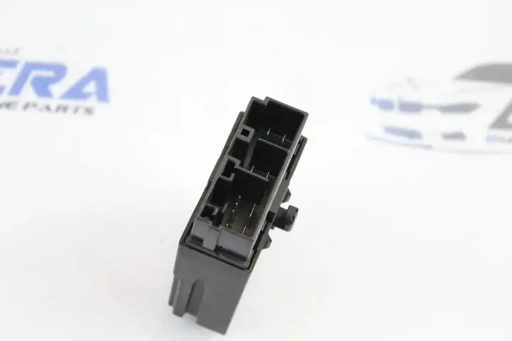 BMW 5 E60 E61 (2004 - 2010) 9130047 Реле предупреждения об ремнях безопасности — фото 3