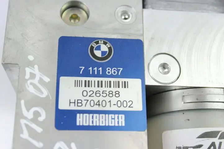 BMW 5 E60 E61 (2004 - 2010) 7111867 Насос гидропривода багажника — фото 2