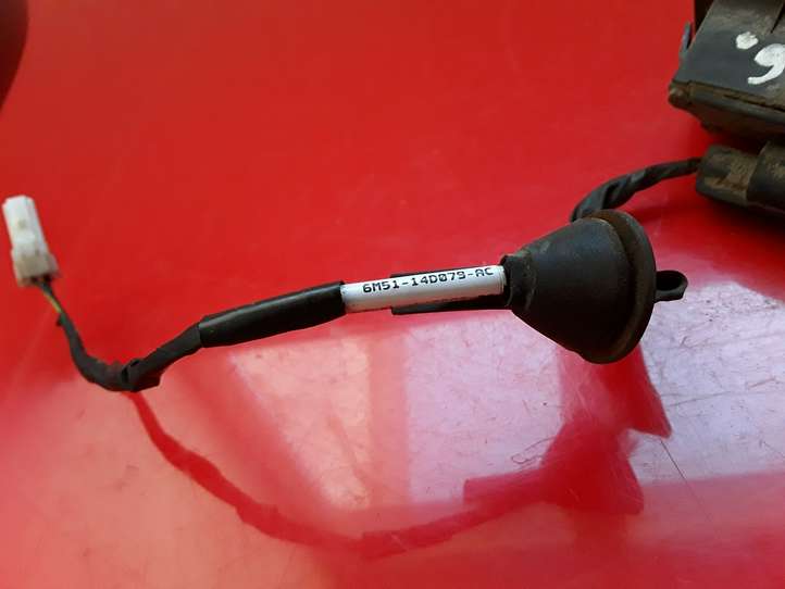 Ford Focus (2005 - 2008)  6M5114D079AC Включатель закрытия задней крышки