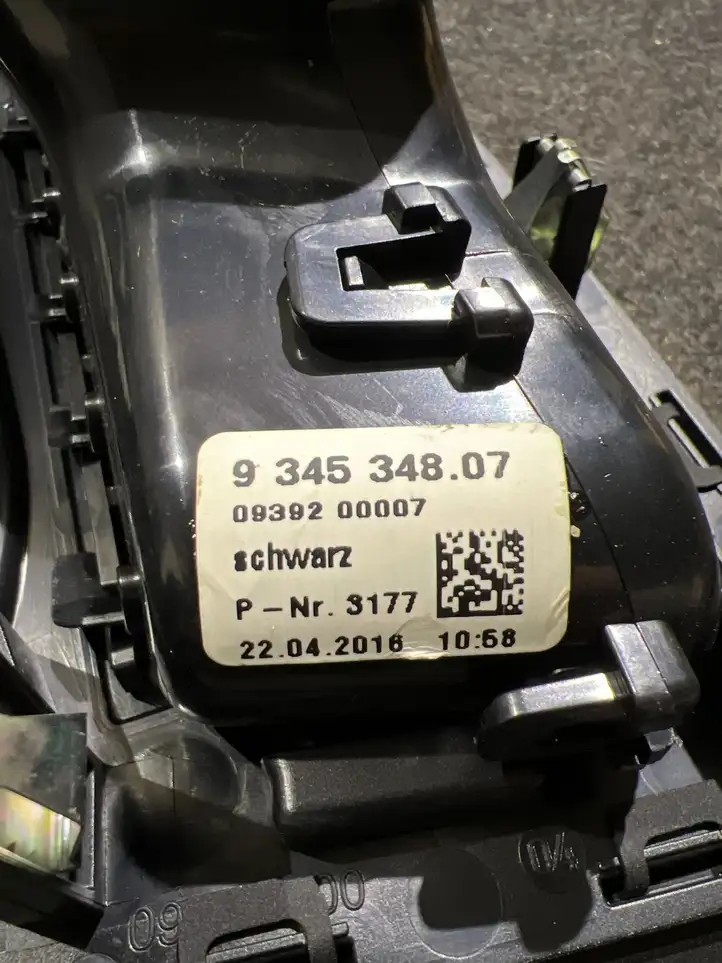 BMW 7 G11 G12 (2015 - 2022) 9345348 Накладка центрального динамика — фото 2