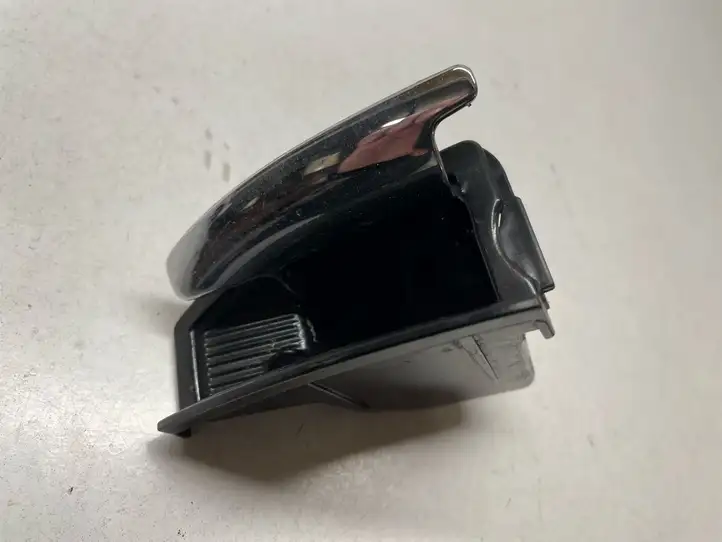 Mercedes-Benz E W211 (2002 - 2009) Дверная пепельница — фото 1