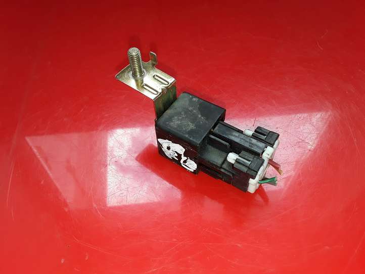 Hyundai Trajet (2000 - 2004)  3916037120 Другое реле