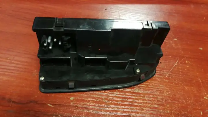 BMW 5 E39 (1996 - 2003) 8368966 Кнопка стеклоподъемников — фото 3