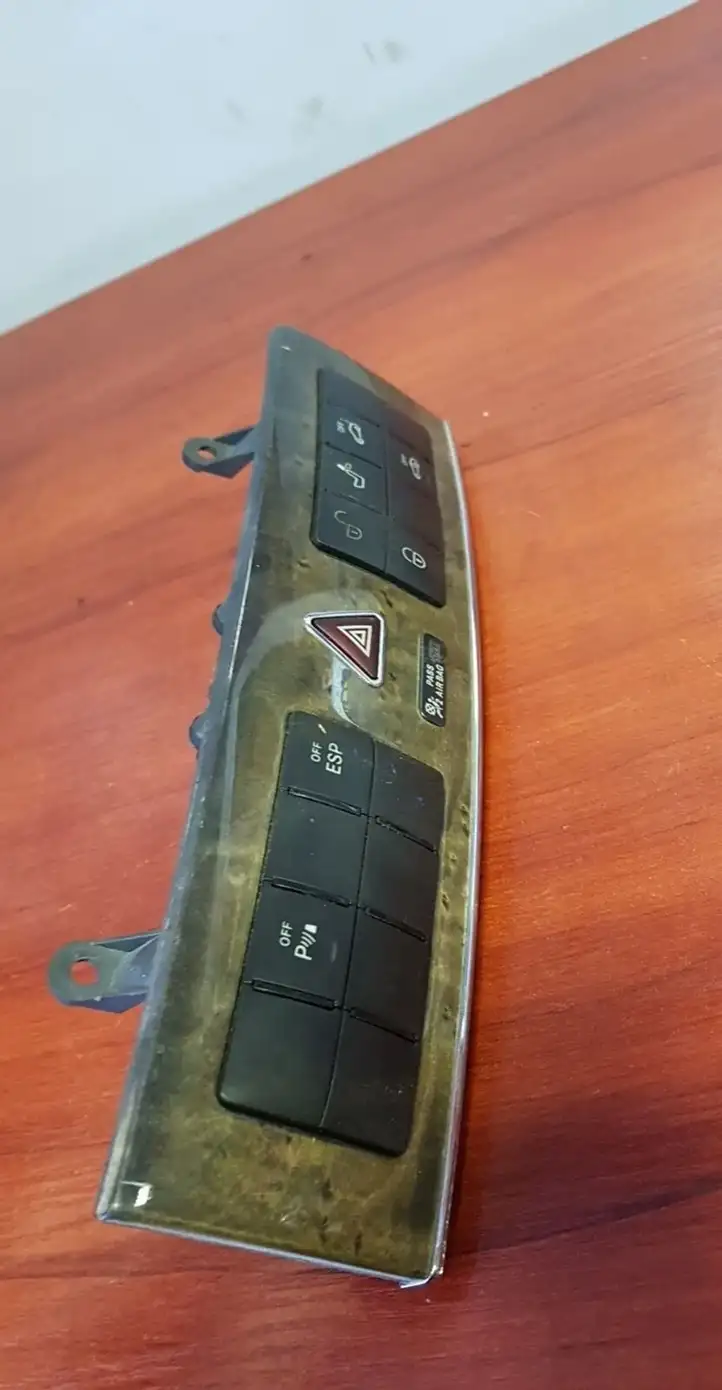 Mercedes-Benz C W203 (2000 - 2007) 2038701810 Блок кнопок на панели — фото 1