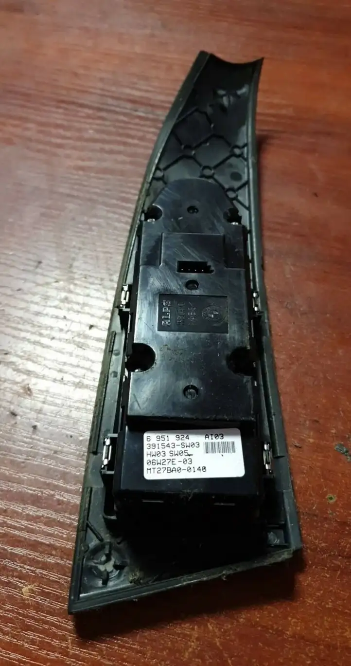 BMW 5 E60 E61 (2004 - 2010) 6951924 Кнопка стеклоподъемников — фото 2