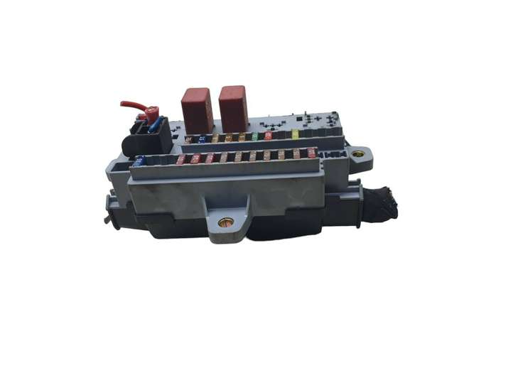 Fiat Ducato (2002 - 2006)  133205208 Блок предохранителей