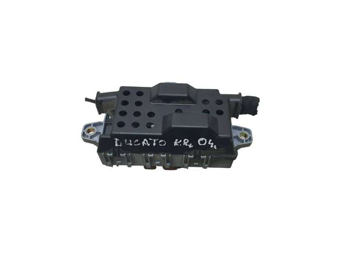 Fiat Ducato (2002 - 2006)  133205208 Блок предохранителей