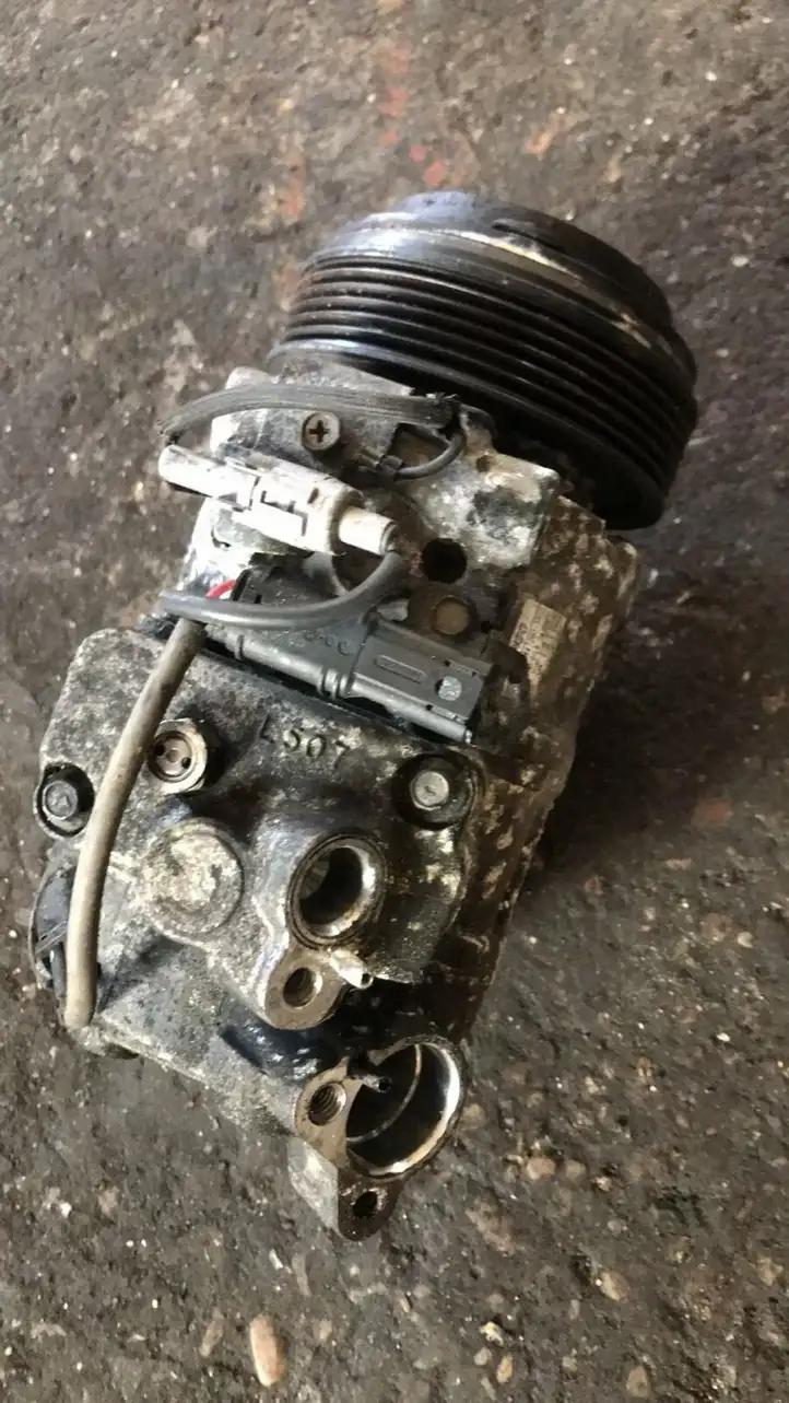BMW 1 E81 E87 (2004 - 2011) 6987862 Компрессор (насос) кондиционера воздуха — фото 1
