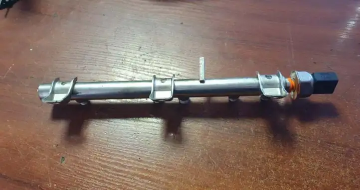 BMW 3 E90 E91 (2005 - 2012) 7562474 Магистральная топливная трубка — фото 1
