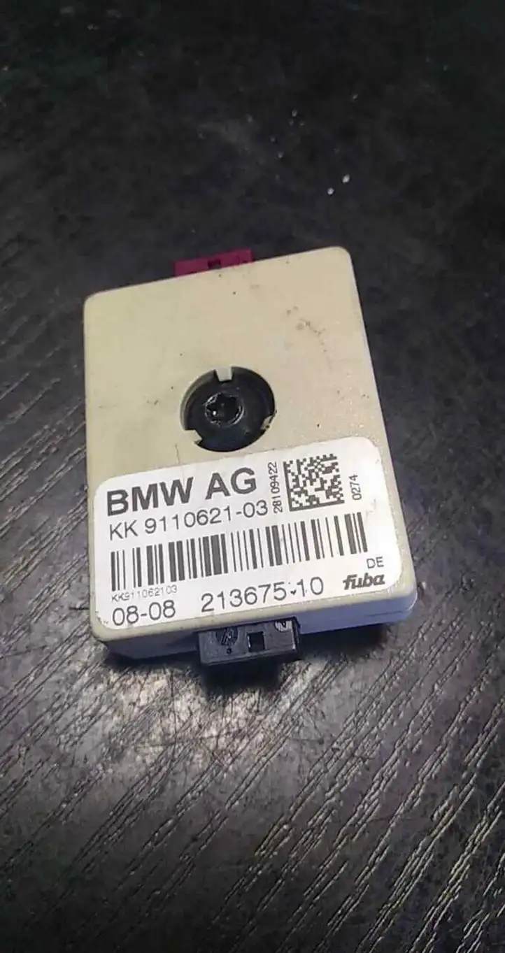 BMW 3 E90 E91 (2005 - 2012) 213675 Усилитель антенны — фото 2