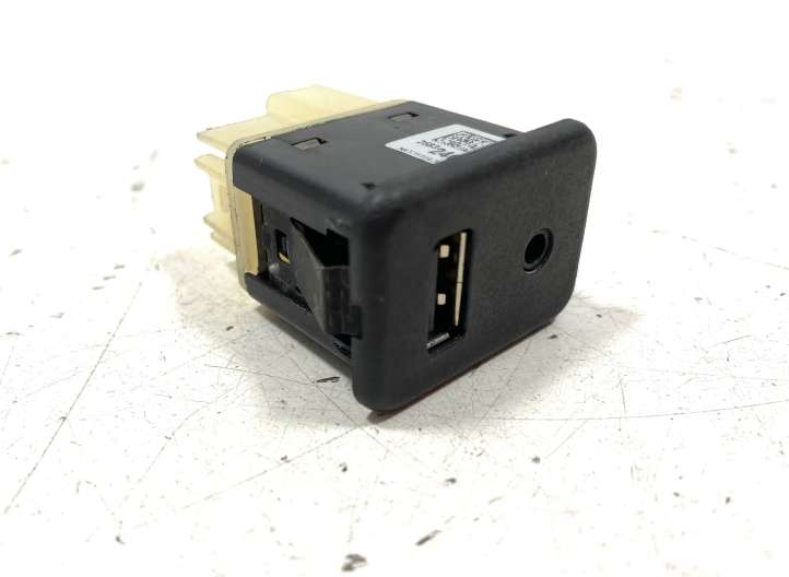 25832462 Chevrolet Volt I USB jungtis