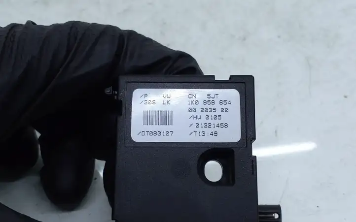Audi A3/S3 8P (2004 - 2008) 1K0959654 Датчик угла поворота руля — фото 4