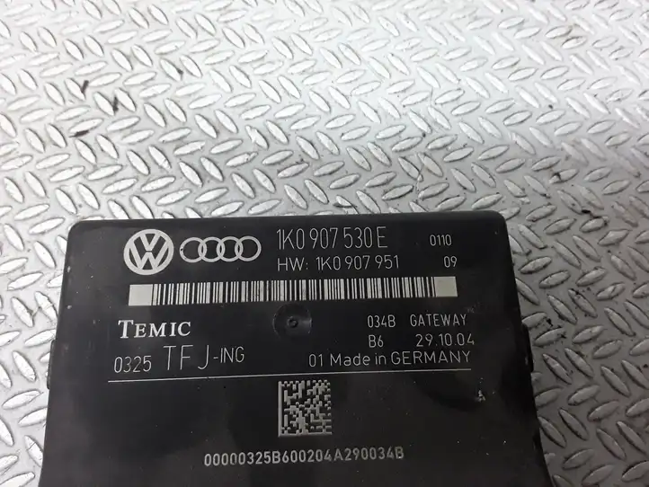 Volkswagen Touran I (2003 - 2010) 1K0907530E Модуль Gateway — фото 2