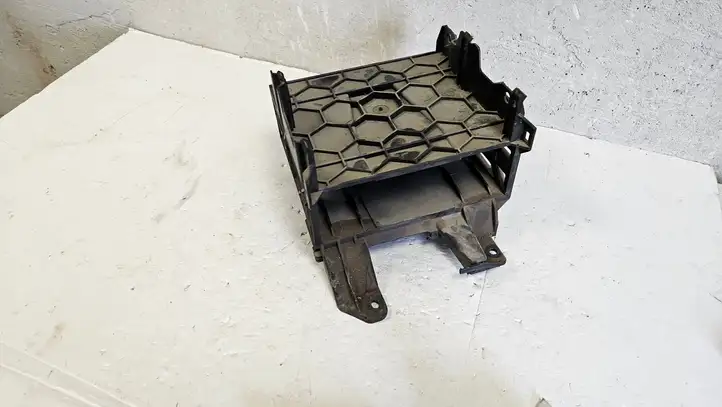 Audi A5 8T 8F (2007 - 2011) 8T0907368A Кронштейн усилителя звука — фото 1