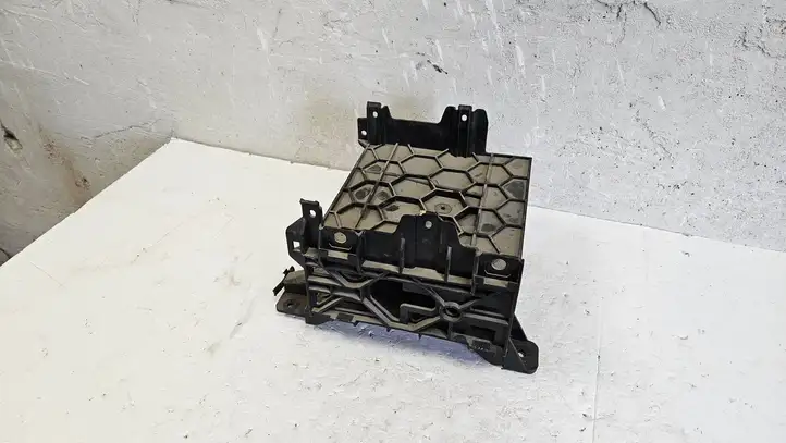 Audi A5 8T 8F (2007 - 2011) 8T0907368A Кронштейн усилителя звука — фото 3