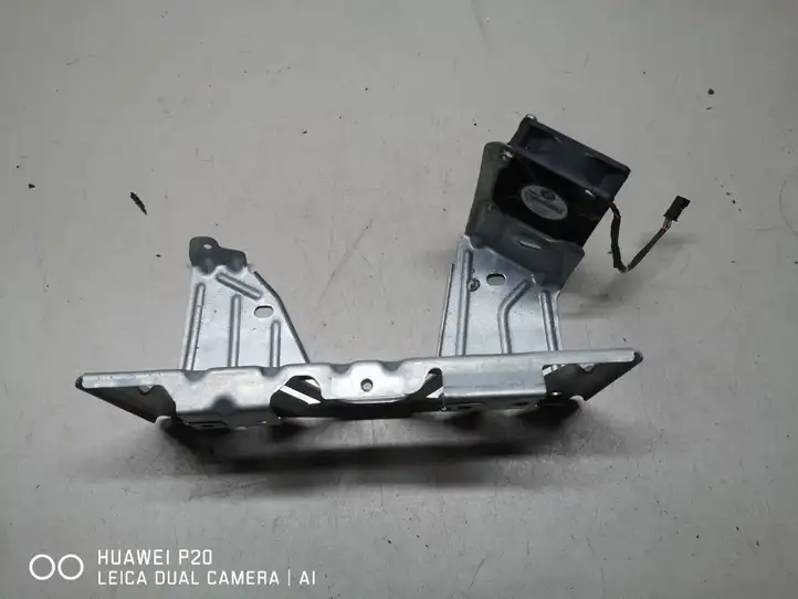 BMW 5 F10 F11 (2009 - 2016) 9174269 Кронштейн усилителя звука — фото 2