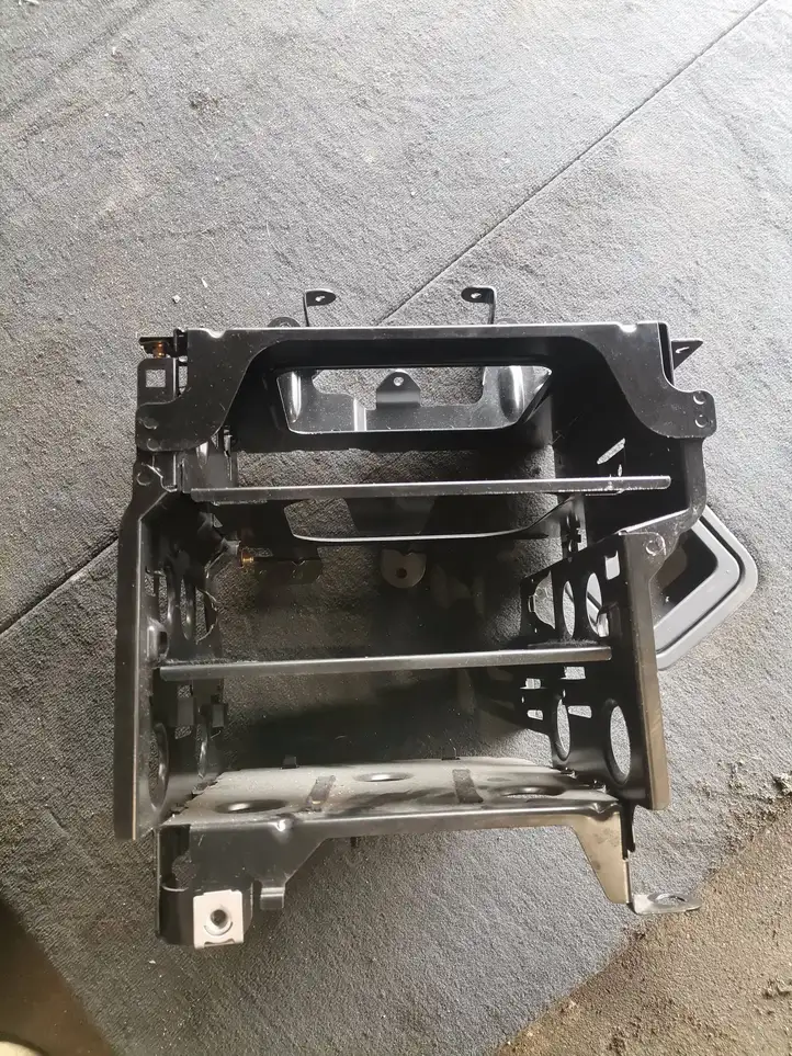 Audi A6 Allroad C6 (2006 - 2008) 4F0035209 Кронштейн усилителя звука — фото 1