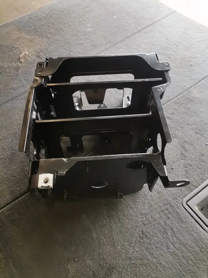 Audi A6 Allroad C6 (2006 - 2008) 4F0035209 Кронштейн усилителя звука — фото 3