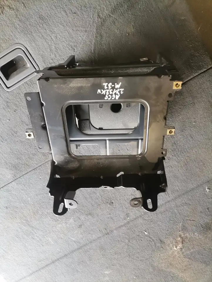 Audi A6 Allroad C6 (2006 - 2008) 4F0035209 Кронштейн усилителя звука — фото 4